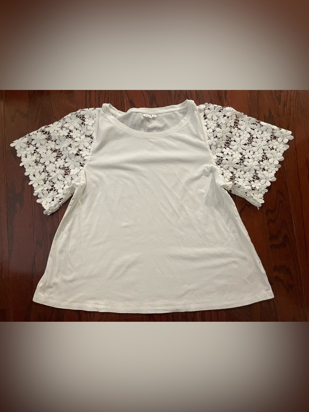 GAP White Crewneck Tee with lace sleeves
